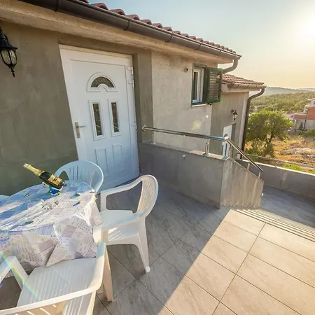 Joso Guest house Grebastica